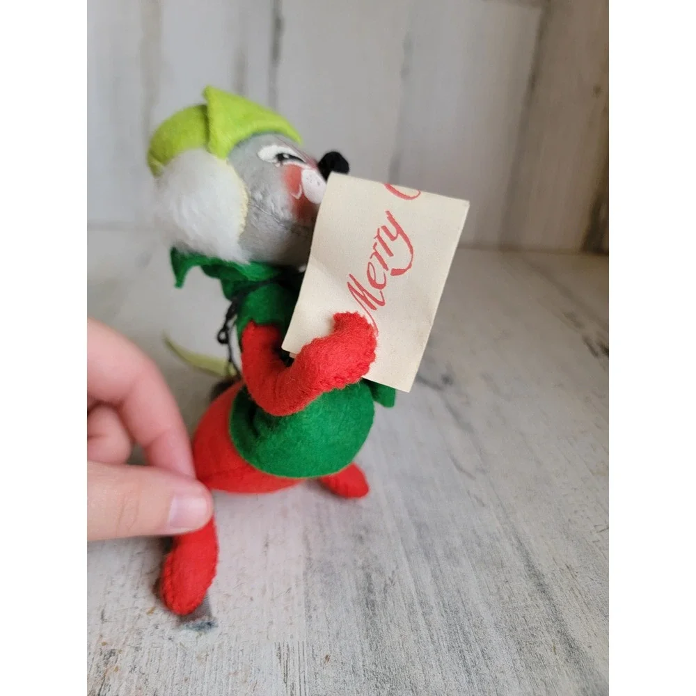 Annalee mouse caroling mobility doll vintage Xmas plush hat winter home decor